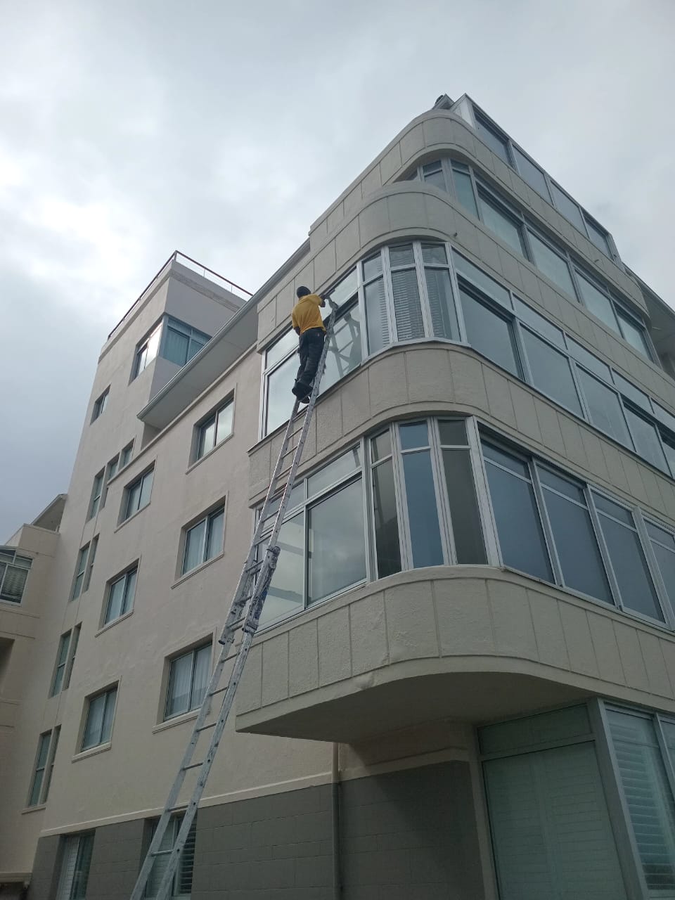 window cleaning in claremont, cape town